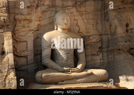 Polonnaruwa North Central Province Sri Lanka Gal Vihara Samadhi Bouddha assis dans la position et les mains en Virasana le Dhyana Mudra Banque D'Images