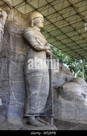 Polonnaruwa North Central Province Sri Lanka Gal Vihara - Bouddha Debout à côté de Bouddha couché Banque D'Images
