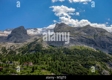 Vues de montagnes Marmolada, la plus haute montagne du massif des Dolomites, Italie groupe/// montagne neige pic/ rock Banque D'Images