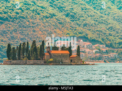 Saint George Island dans la baie de Kotor, Monténégro, près de la ville de Perast. Banque D'Images