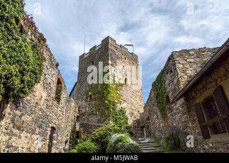 La tour principale de l'ancien château ruines nommé Gosting à Graz, en Styrie région d'Autriche. Banque D'Images