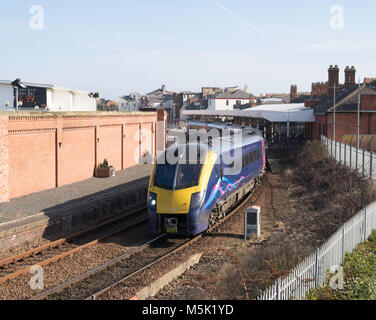 Un Grand Central classe 180 diesel train quittant la gare de Hartlepool, Cleveland, England, UK Banque D'Images