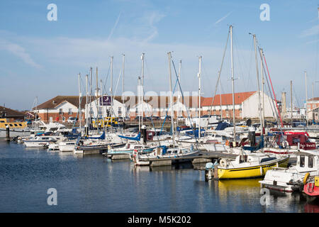 Yachts amarrés dans la marina, Hartlepool, Cleveland, England, UK Banque D'Images