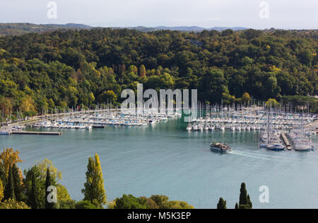 Baie de Sistiana près de Trieste, Italie, en automne Banque D'Images