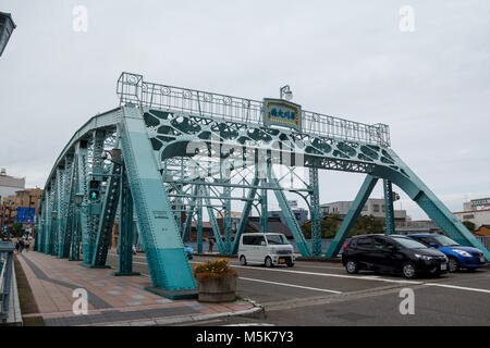 Pont de fer dans le quartier Nishi Chaya, un quartier de style traditionnel japonais à Kanazawa, Japon Banque D'Images