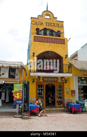 Casa Tequila, liquor store à la promenade promenade, Playa del Carmen, Mexique, Caraïbes Banque D'Images