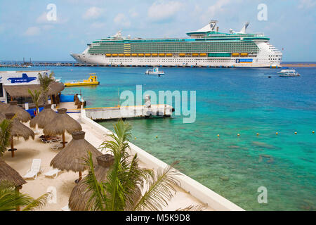 Bateau de croisière 'la liberté de la mer' à San Miguel, Cozumel, Mexique, Caraïbes Banque D'Images