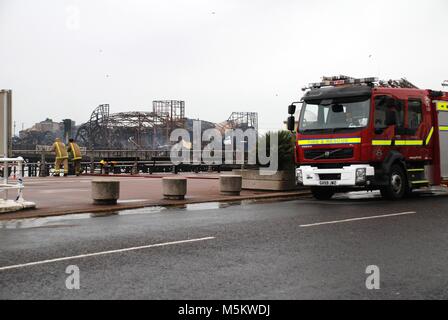 Le reste de la jetée victorienne à Hastings, East Sussex, Angleterre suite à un violent incendie le 5 octobre 2010. Banque D'Images