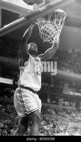 Boston Celtics Antoine Walker dunks en action de jeu Photo Bill Belknap Banque D'Images