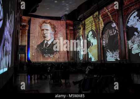 Naples, Italie. 24 février 2018. "Van Gogh - l'expérience immersive", qui consiste en des 'Entrer' les chefs d'oeuvre du peintre hollandais et la marche à l'intérieur de l'œuvres de Vincent Van Gogh dans l'église de la Basilique di San Giovanni Maggiore à Naples,Italie Crédit : Mariano Montella/Alamy Live News Banque D'Images