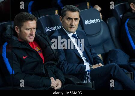 Barcelone, Espagne - 24 février : Ernesto Valverde d'Espagne du FC Barcelone au cours de la Liga match entre FC Barcelone v Girona au Camp Nou à Barcelone le 24 février 2018. Appuyez sur cordon Banque D'Images