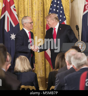 Le président Donald J. Trump se réunit avec le Premier Ministre australien Malcolm Turnbull dans le bureau ovale à la Maison Blanche, le vendredi 23 février 2018, à Washington, D.C. Les gens : le Président Donald Trump Banque D'Images