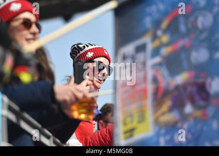 Kanadische Bobfans, Fans, partisan. Quatre Bobsleigh, homme Viererbob coulissante olympique am 25.02.2018. Olympische Winterspiele 2018, vom 09.02. - 25.02.2018 à PyeongChang/ Suedkorea. Dans le monde d'utilisation | Banque D'Images