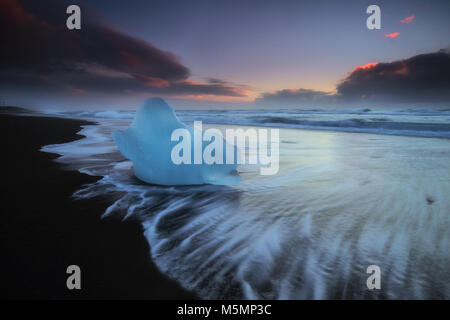 Blocs de glace à la plage du Diamant en Islande Banque D'Images