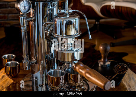 Machine à expresso haut de gamme Barista à la maison - Gros plan Banque D'Images