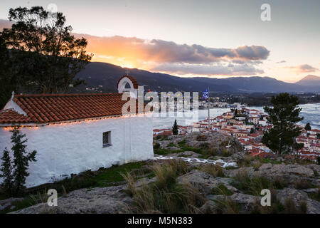 Église Saint Athanassios à Chora de l'île de Poros, Grèce. Banque D'Images