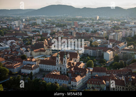 Panorama de Graz en Autriche comme vu de la colline du château (Schlossberg) Banque D'Images
