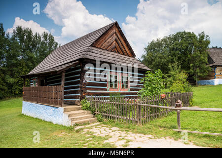 Stara Lubovna, la Slovaquie. 10 août 2015. Musée en plein air dans la région de Stara Lubovna. Exposition naturelle ethnographique. Banque D'Images