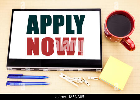 Texte écrit à la main l'inspiration légende indiquant Appliquer maintenant. Concept d'emploi pour l'application d'embauche Banque D'Images