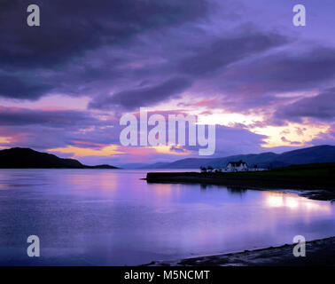 Coucher de soleil sur le Loch Linnhe dans les Highlands écossais. Banque D'Images