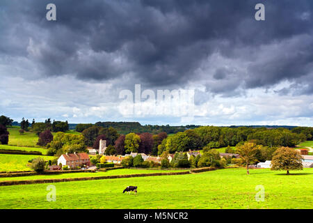 Un été sur le pittoresque village de Whitestaunton dans les régions rurales de Somerset, Angleterre. Banque D'Images