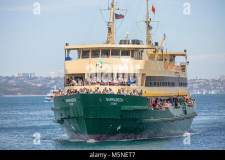 Le ferry de Sydney Narrabeen s'approche de Manly Wharf à Sydney, en Australie Banque D'Images