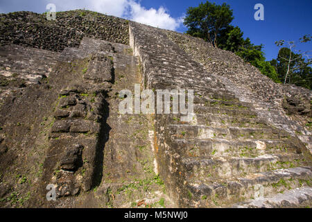 Le Belize Lamanai ruines Maya Banque D'Images