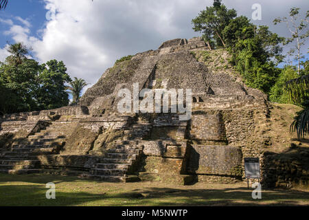 Le Belize Lamanai ruines Maya Banque D'Images