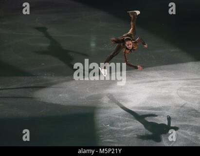 Pyeongchang, Corée du Sud. Feb 25, 2018. Athlète Olympique de Russie Alina Zagitova effectuée pendant le gala de patinage artistique à l'occasion des Jeux Olympiques d'hiver de PyeongChang 2018, à Gangneung Ice Arena, de Corée du Sud, le 25 février 2018. Credit : Han Yan/Xinhua/Alamy Live News Banque D'Images