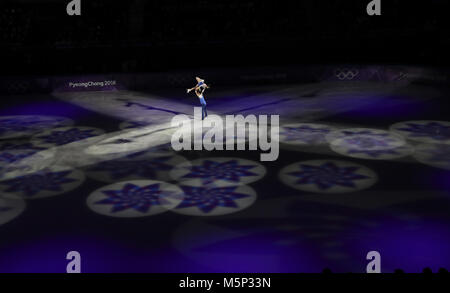 Pyeongchang, Corée du Sud. Feb 25, 2018. Ryom Tae Ok/Kim Ju Sik de la République populaire démocratique de Corée (RPDC) effectuer au cours de l'événement gala de patinage artistique à l'occasion des Jeux Olympiques d'hiver de PyeongChang 2018, à Gangneung Ice Arena, de Corée du Sud, le 25 février 2018. Credit : Han Yan/Xinhua/Alamy Live News Banque D'Images