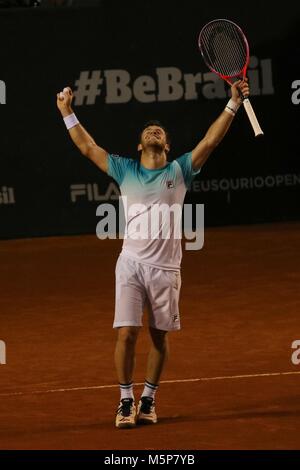 Rio de Janeiro, Brésil, 24 février 2018. Diego Schwartzman (ARG) dans le match il a battu Nicolas Jarry (CHI) en demi-finale de l'Open ATP 2018 Rio 500. Crédit : Maria Adelaide Silva/Alamy Live News Banque D'Images