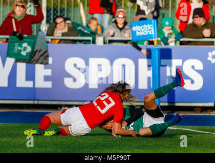 Dublin, Irlande. Dimanche 25 Février, 2018. Tyrrell Hannah va au-dessus de marquer dans le coin pour l'Irlande contre les femmes Les femmes du Pays de Galles. Crédit photo : Graham Graham Crédit : Service Service/Alamy Live News Banque D'Images