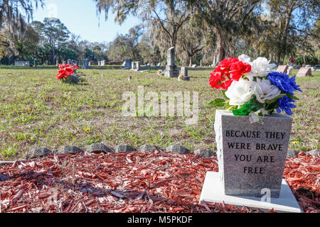 Cimetière historique Niveau rouge en Floride. 'Parce qu'ils étaient braves Vous êtes libre' Banque D'Images