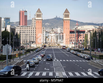 Barcelone, Espagne-18 février, 2018 : voir l'Avenue de la reine Maria Christina dans quartier Sants-Montjuic Banque D'Images