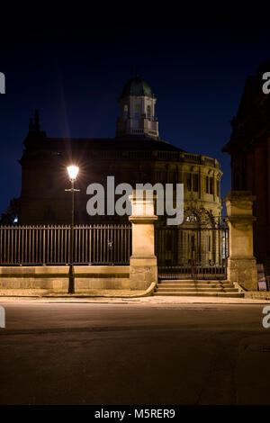 Sheldonian Theatre de catte Street la nuit. Oxford, Oxfordshire, Angleterre Banque D'Images