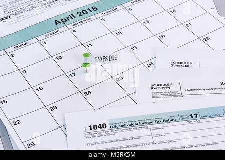 Calendrier avec rappel pour les taxes dues le 17 avril Banque D'Images