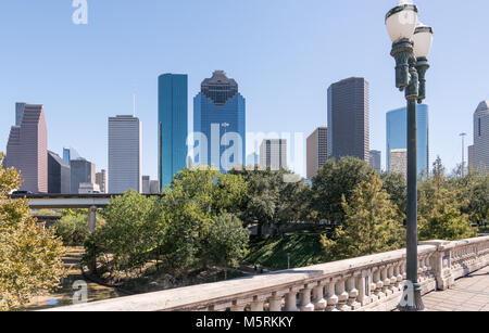 Houston, Texas skyline de la Sabine Street Bridge Banque D'Images