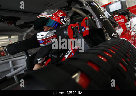 Hampton, Virginia, USA. Feb 23, 2018. 23 février 2018 - Hampton, New York, USA : Ryan Reed (16) traîne dans le garage pendant la pratique de la 250 Rinnai à Atlanta Motor Speedway à Hampton, en Géorgie. Crédit : Justin R. Noe Asp Inc/ASP/ZUMA/Alamy Fil Live News Banque D'Images