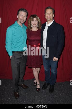 New York, NY, USA. Feb 26, 2018. Kirk Cameron, Tracy Gold, Jeremy Miller, vu au Today Show pour une réunion de crise de croissance dehors et environ pour la célébrité Candids - MON, New York, NY, le 26 février 2018. Credit : Derek Storm/Everett Collection/Alamy Live News Banque D'Images