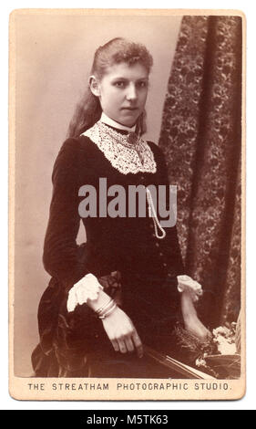 Amy Stringer : studio portrait officiel, vers 1905 Banque D'Images