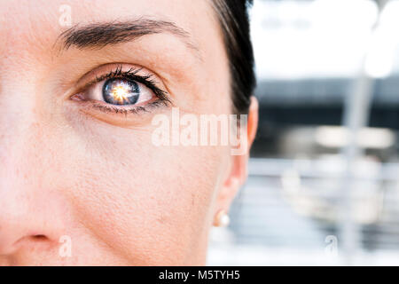 L'intelligence artificielle , technologie de l'apprentissage en profondeur le concept de tendance. AI apprend à détecter les maladies oculaires. Banque D'Images