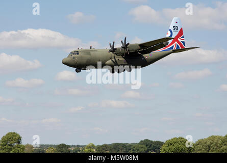 Hercules Lockheed C.5, ZH883 de 30 et 47 escadrons, RAF, portant des marques spéciales, 50 ans d'opérations, vu et Hercules basé à RAF Brize Norton, Oxon Banque D'Images