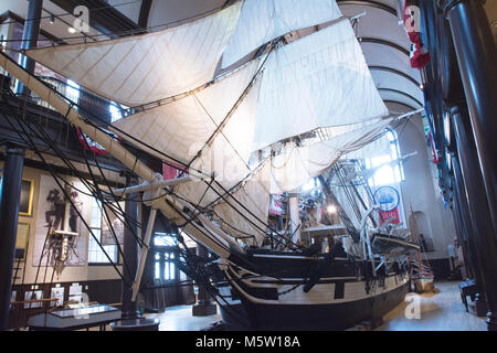 Un aperçu de l' 'Lagoda demi modèle à l'échelle d'un baleinier au New Bedford Whaling Museum. Banque D'Images