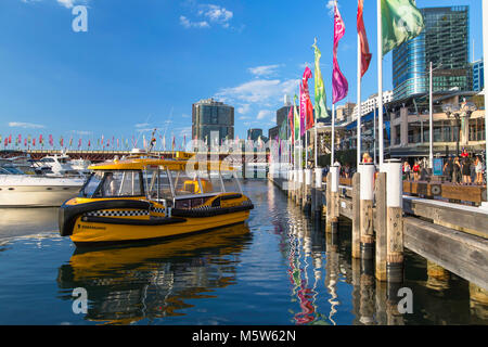 Taxi de l'eau dans Darling Harbour, Sydney, New South Wales, Australia Banque D'Images