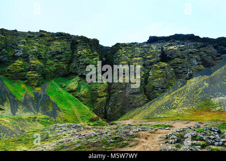 Belle green hollow en Islande. Banque D'Images