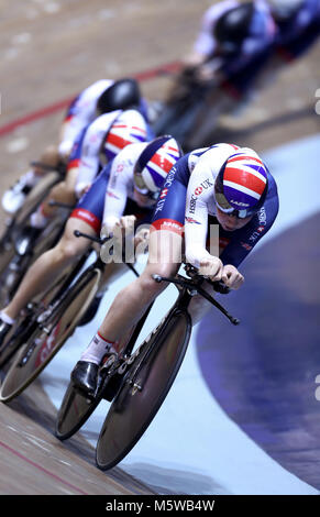 Katie Archibald avec ses coéquipiers du GO Cyclisme femmes équipe endurance pendant une session de formation au Centre National de cyclisme de la HSBC, Manchester. ASSOCIATION DE PRESSE Photo. Date de publication : Lundi 26 Février, 2017. Voir l'activité de cyclisme. histoire Crédit photo doit se lire : Tim Goode/PA Wire Banque D'Images