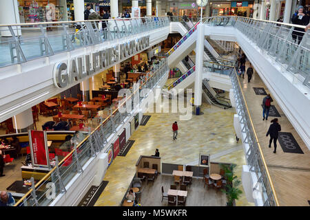 À l'intérieur des galeries shopping centre commercial de Bristol avec vue d'étages et food hall, Royaume-Uni Banque D'Images