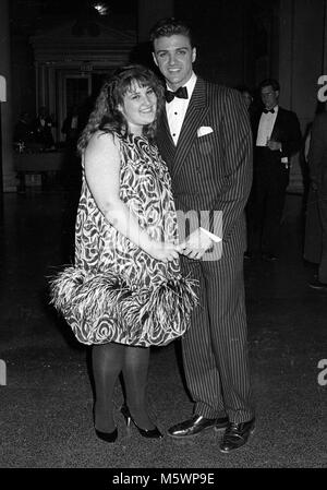 Baltimore, MD 16 février 1988 Ricki Lake & Michael Saint Gérard de la première de l'orginial film, 'Hairspray' mort Divine six semaines après la première. Credit : Patsy Lynch/MediaPunch Banque D'Images