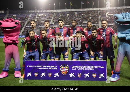 Valence, Espagne. Feb 26, 2018. Les lignes du Levante espagnol avant de la Liga match entre Levante UD vs Real Valladolid c.f. au stade Ciutat de Valencia le 26 février 2018. Más Información Gtres Crédit : Comuniación sur ligne, S.L./Alamy Live News Banque D'Images