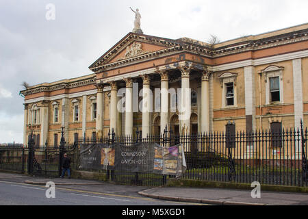 Les ruines de l'historique palais de Crumlin Road à Belfast en Irlande du Nord qui a été endommagée par un incendie et est en attente de réaménagement Banque D'Images